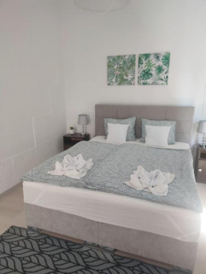 Veronika Rooms